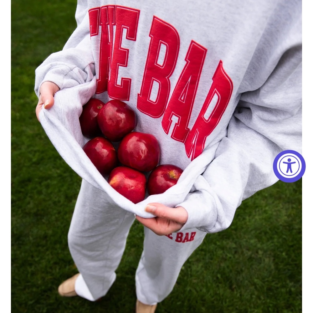 THE BAR BIG APPLE RED | *NEW* | SIZE XL - Picture 3 of 3